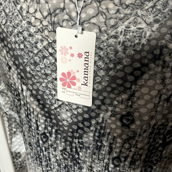 NWT women’s lacy blouse gray olive green asymmetrical contrasted hemline - Picture 8 of 9